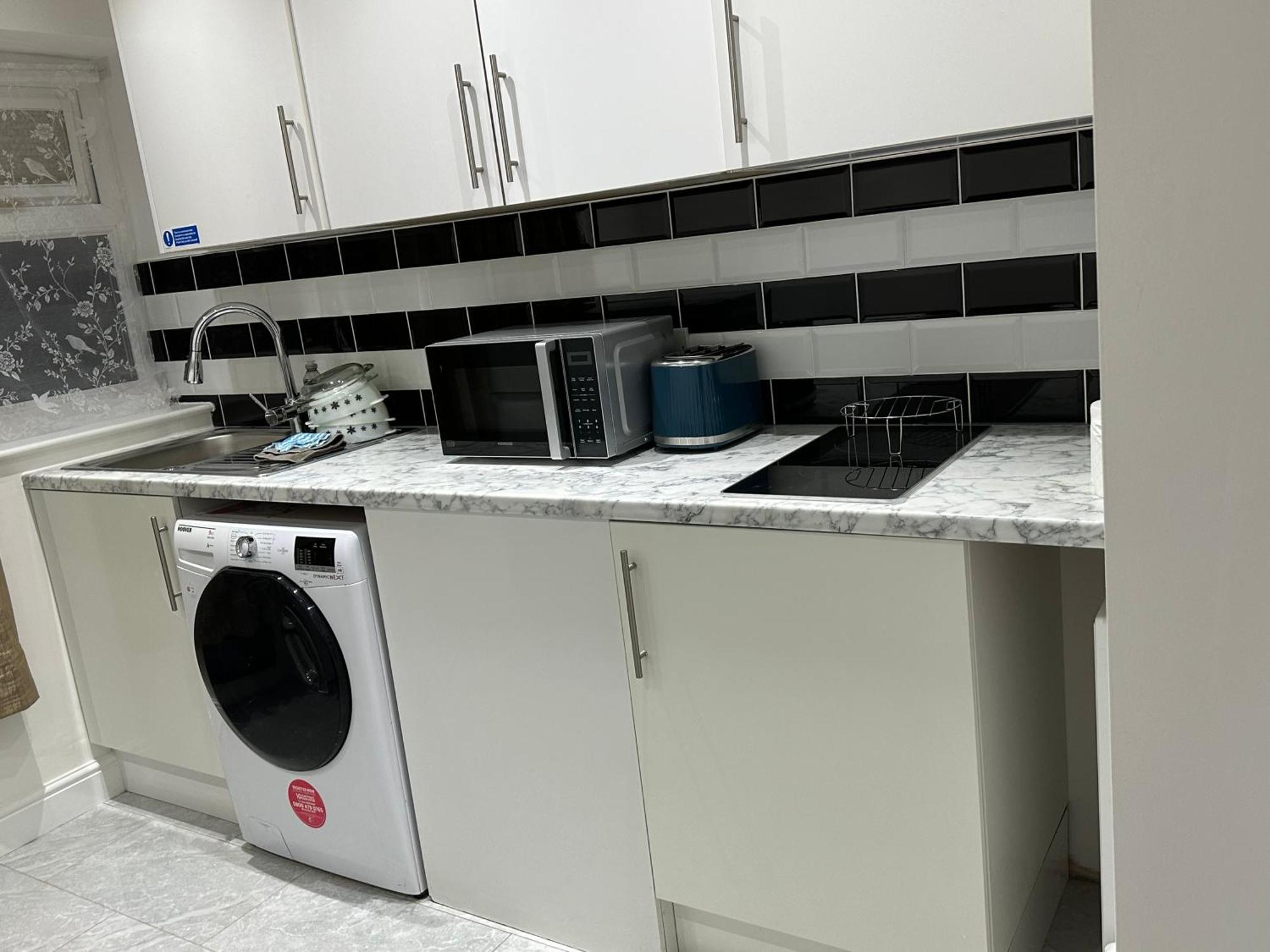 4Th Studio Flat With Private Own Bathroom A London Luxury Family Home Setup And Furnished With Double Bed Plus A Double Futon-Sofa Bed A Single Futon Bed A Baby Cot And Garden And Free Parking Exteriör bild