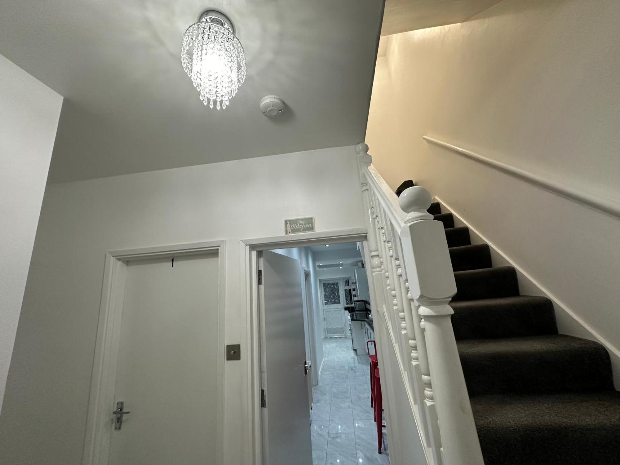 4Th Studio Flat With Private Own Bathroom A London Luxury Family Home Setup And Furnished With Double Bed Plus A Double Futon-Sofa Bed A Single Futon Bed A Baby Cot And Garden And Free Parking Exteriör bild