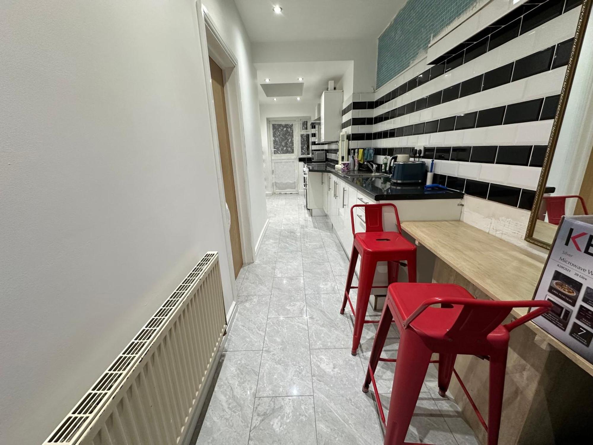4Th Studio Flat With Private Own Bathroom A London Luxury Family Home Setup And Furnished With Double Bed Plus A Double Futon-Sofa Bed A Single Futon Bed A Baby Cot And Garden And Free Parking Exteriör bild