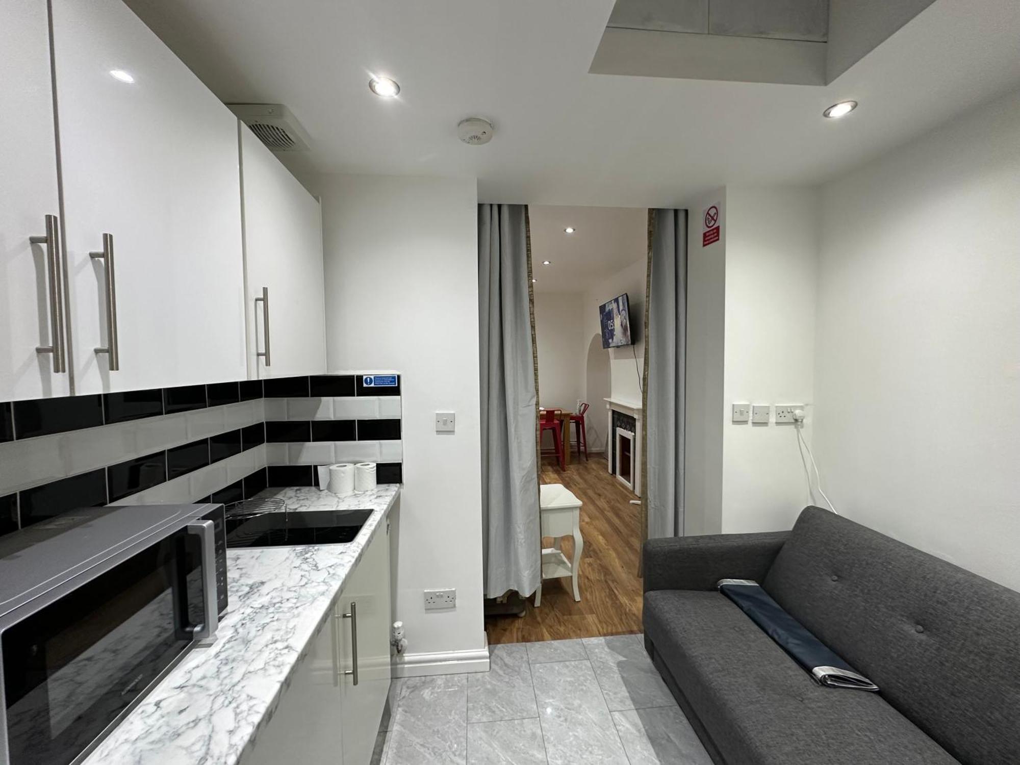 4Th Studio Flat With Private Own Bathroom A London Luxury Family Home Setup And Furnished With Double Bed Plus A Double Futon-Sofa Bed A Single Futon Bed A Baby Cot And Garden And Free Parking Exteriör bild